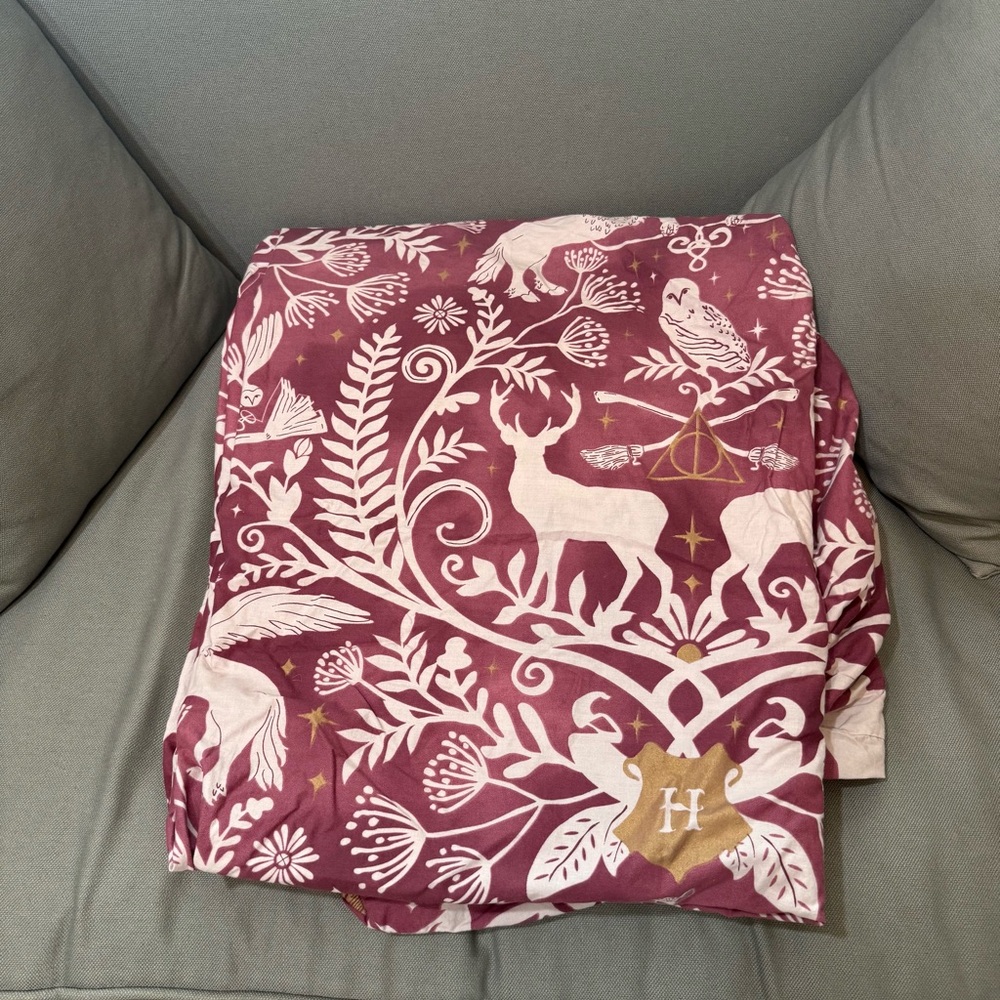 POTTERY BARN HARRY POTTER BURGUNDY MAGICAL DAMASK DUVET & SHAM - Picture 5 of 7
